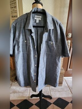 Mens Short-Sleeve Button Up Shirt